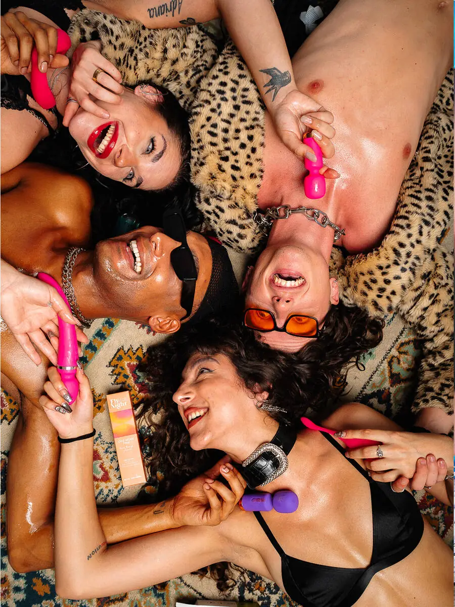 Campaña publicitaria de Fly Night fotografiada por Todo Rojo Studio