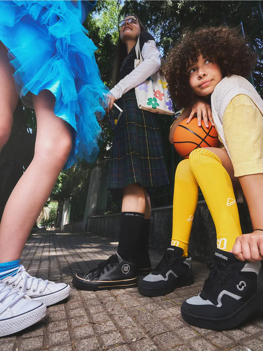 Campaña Back to School de John Foos producida por Todo Rojo Studio